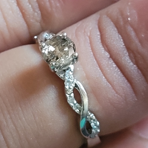 Diamond Engagement 14k gold champaign solitaire - Picture 3 of 3